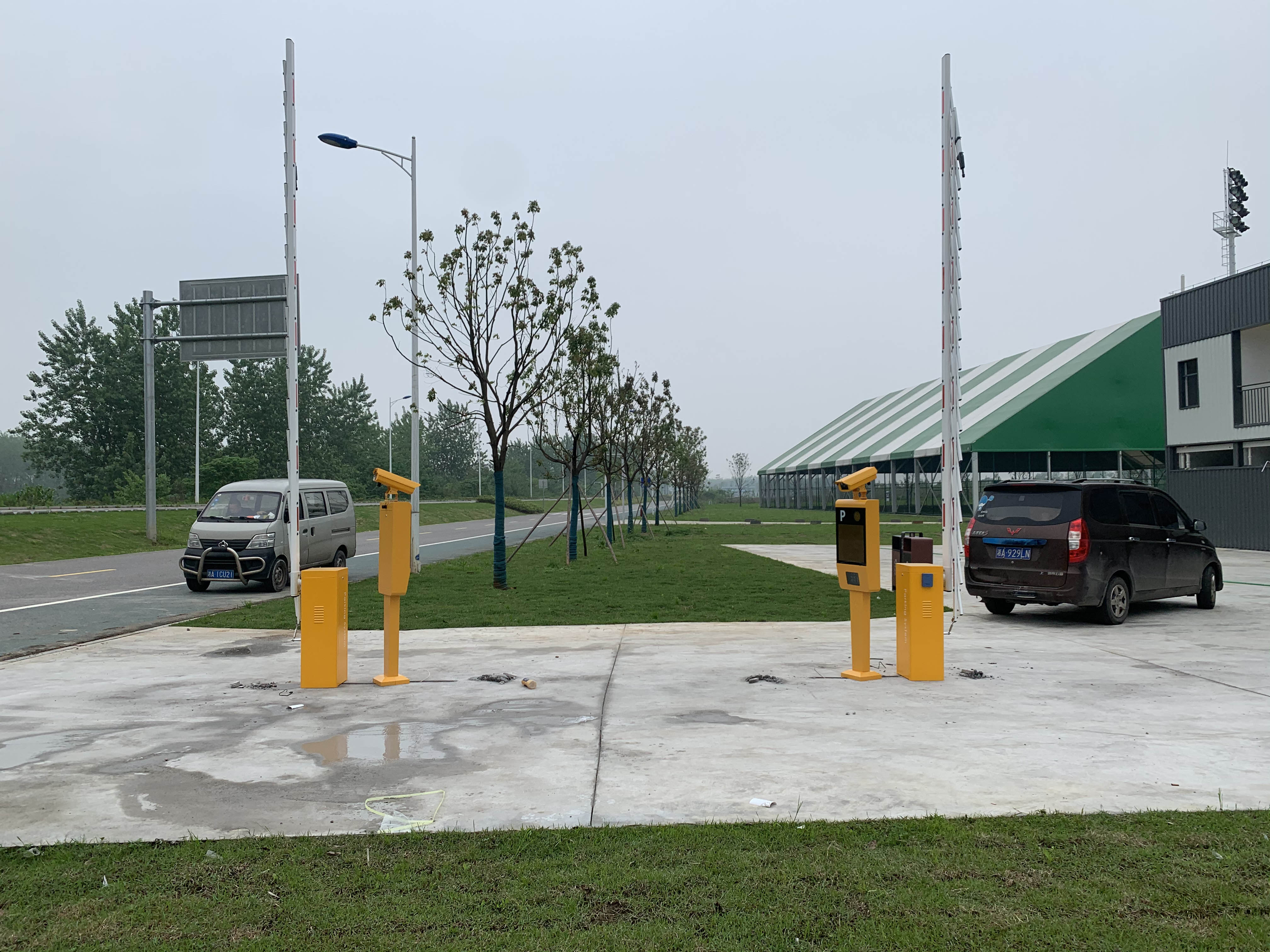 長(zhǎng)沙雷隆智能科技有限公司,車(chē)牌識(shí)別系統(tǒng),停車(chē)收費(fèi)系統(tǒng),車(chē)牌識(shí)別一體機(jī),智能通道閘,湖南車(chē)牌識(shí)別道閘系統(tǒng),人行通道閘,智能道閘